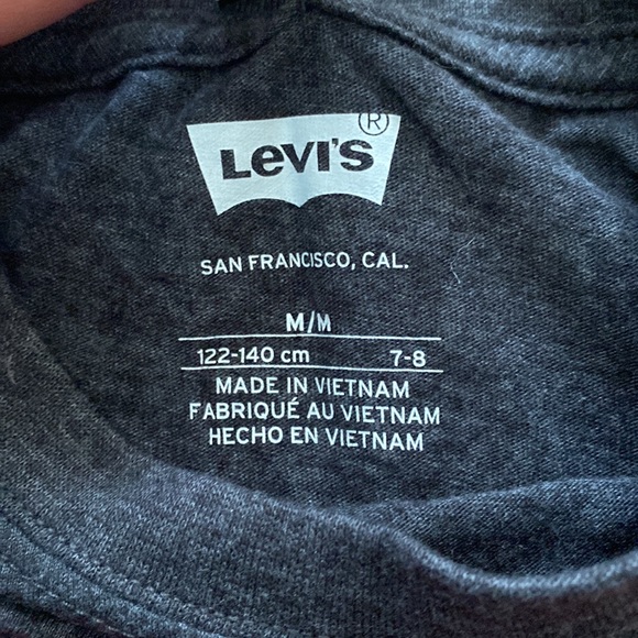 Levi’s t shirt - youth medium - Picture 3 of 3